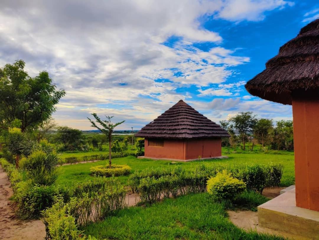 Tangi Safari Lodge Pakwach エクステリア 写真